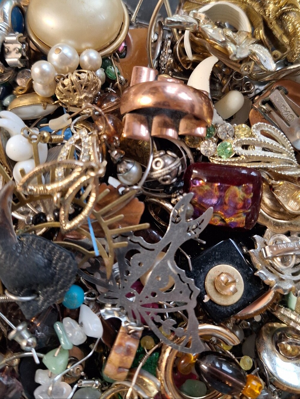 1.75 LB Vintage to Now single earrings lot fun to dig DIY Crafting Unchecked - Picture 2 of 5